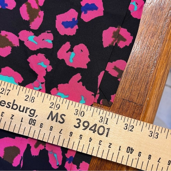 Diane Von Furstenberg pink and black cheetah print skirt size 8 - Picture 5 of 8